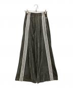 adidasアディダス）の古着「ベルベット ルーズ トラックパンツ」｜グレー