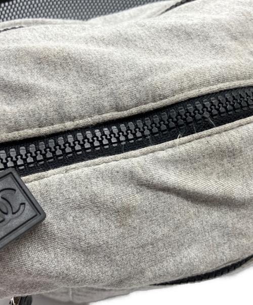 CHANEL（シャネル）CHANEL (シャネル) スポーツライン チョコバー メッセンジャーバッグ グレーの古着・服飾アイテム