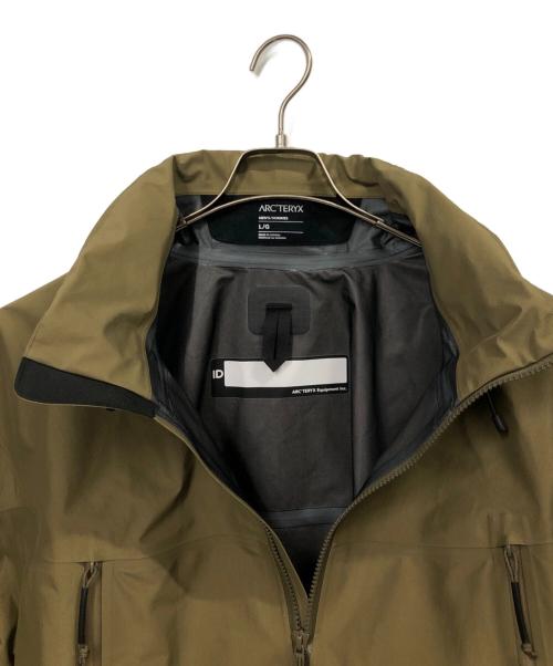 ARC'TERYX（アークテリクス）ARC'TERYX (アークテリクス) Alpha Jacket Gen 2.2 カーキ サイズ:Lの古着・服飾アイテム