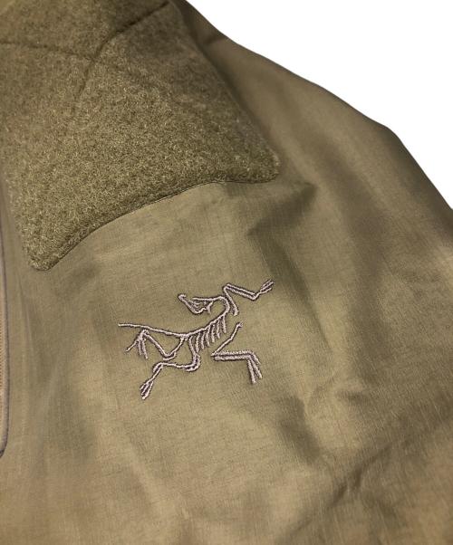 ARC'TERYX（アークテリクス）ARC'TERYX (アークテリクス) Alpha Jacket Gen 2.2 カーキ サイズ:Lの古着・服飾アイテム