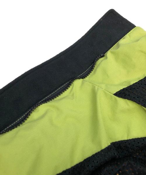 NIKE ACG（ナイキエーシージー）NIKE ACG (ナイキエーシージー) フーデッドジャケット ブラック×イエロー サイズ:XLの古着・服飾アイテム