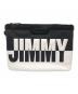 JIMMY CHOO（ジミーチュウ）の古着「ロゴクラッチバッグ」｜ブラック×ホワイト
