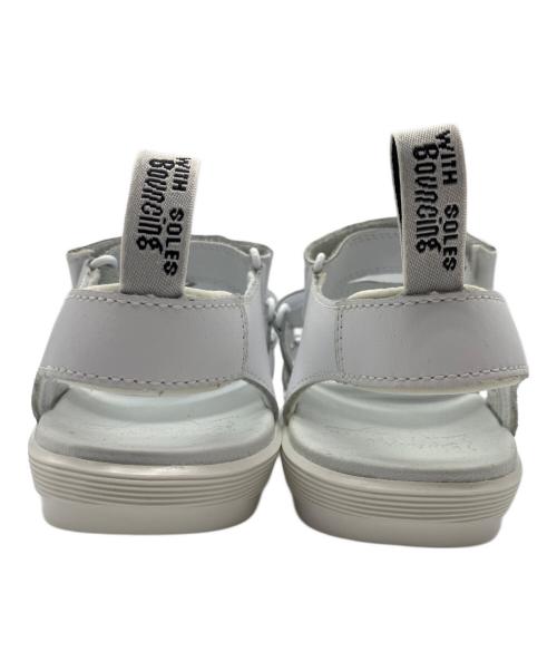 Dr.Martens（ドクターマーチン）Dr.Martens (ドクターマーチン) サンダル ホワイト サイズ:26cmの古着・服飾アイテム