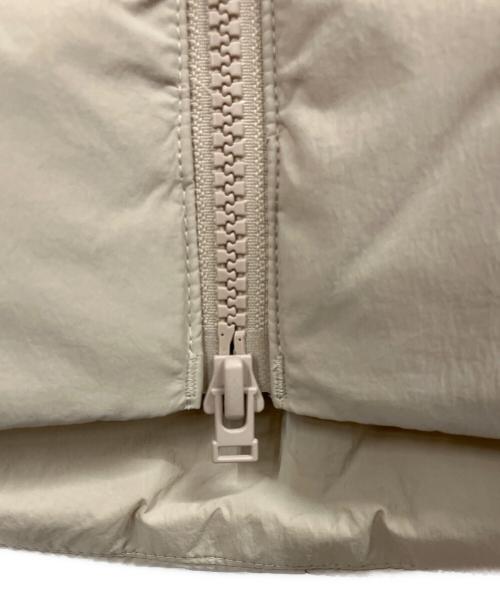 adidas（アディダス）adidas (アディダス) ダウンジャケット ベージュ サイズ:Lの古着・服飾アイテム