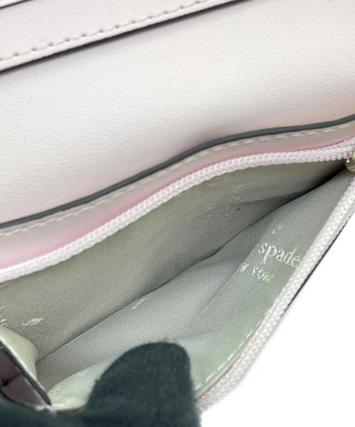 Kate Spade（ケイトスペード）Kate Spade (ケイトスペード) コンパクトウォレット / 2つ折り財布 ピンクの古着・服飾アイテム