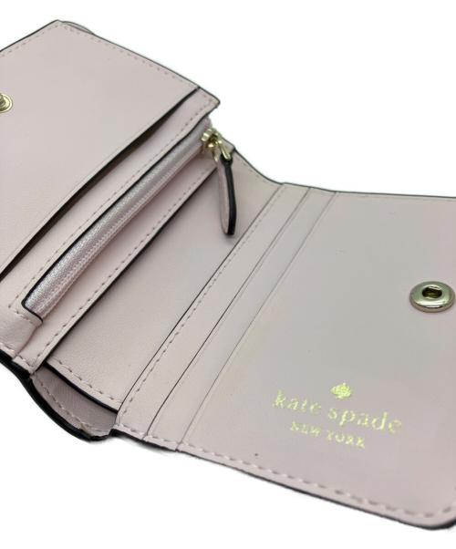 Kate Spade（ケイトスペード）Kate Spade (ケイトスペード) コンパクトウォレット / 2つ折り財布 ピンクの古着・服飾アイテム