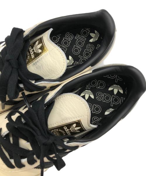 adidas（アディダス）adidas (アディダス) SAMBA ローカットスニーカー ベージュ サイズ:24.5の古着・服飾アイテム