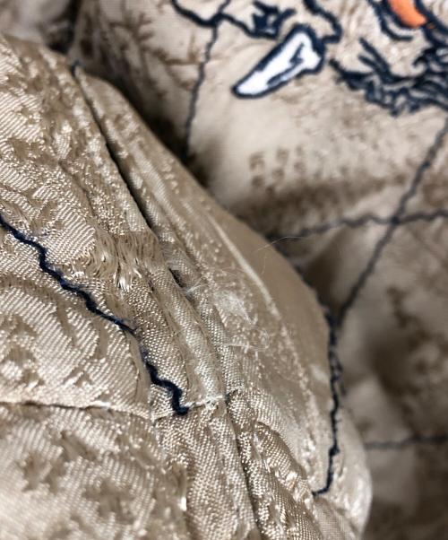 花旅楽団（ハナタビガクダン）花旅楽団 (ハナタビガクダン) リバーシブルスカジャン ベージュ×カーキ サイズ:Lの古着・服飾アイテム