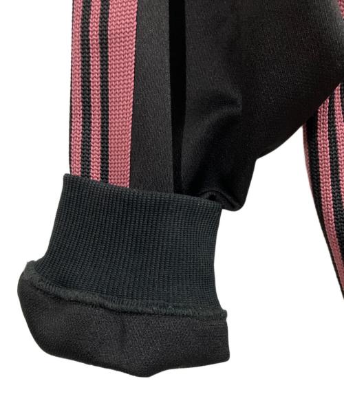 Needles（ニードルズ）Needles (ニードルズ) Track Crew Neck Shirt ブラック×ピンク サイズ:Mの古着・服飾アイテム