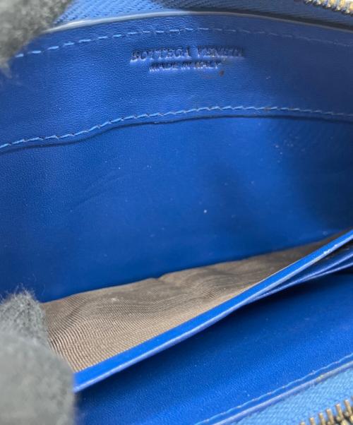 BOTTEGA VENETA（ボッテガベネタ）BOTTEGA VENETA (ボッテガベネタ) イントレチャート ラウンドファスナー長財布 ブルーの古着・服飾アイテム