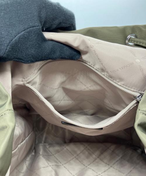 MICHAEL KORS（マイケルコース）MICHAEL KORS (マイケルコース) リュック オリーブの古着・服飾アイテム