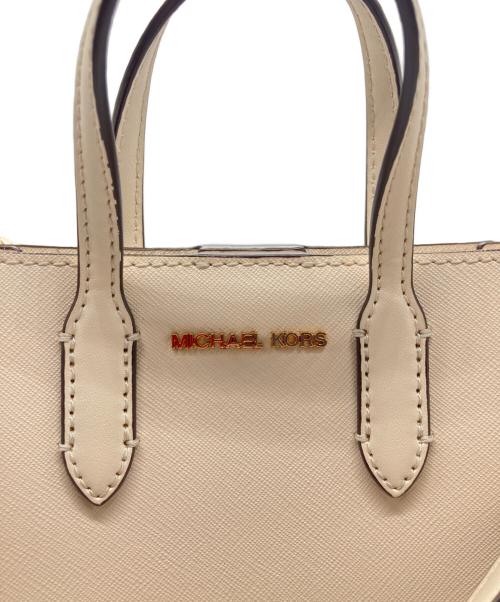 MICHAEL KORS（マイケルコース）MICHAEL KORS (マイケルコース) ショルダーバッグ ホワイトの古着・服飾アイテム