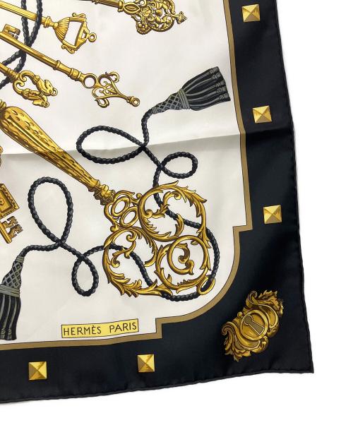 HERMES（エルメス）HERMES (エルメス) カレ90 LES CLES / シルクスカーフ ブラック×ホワイトの古着・服飾アイテム