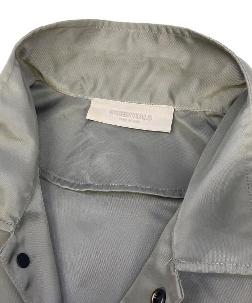 FOG ESSENTIALS（フィアオブゴッド エッセンシャル）FOG ESSENTIALS (フィアオブゴッド エッセンシャル) コーチジャケット カーキ サイズ:Mの古着・服飾アイテム