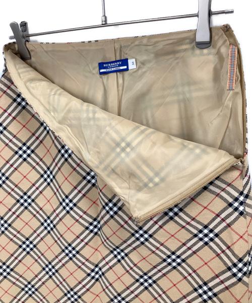 BURBERRY BLUE LABEL（バーバリー ブルー レーベル）BURBERRY BLUE LABEL (バーバリー ブルー レーベル) スカート ベージュ サイズ:38の古着・服飾アイテム