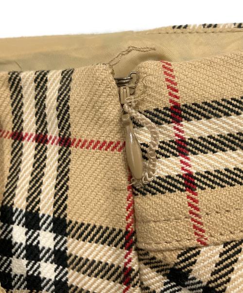 BURBERRY BLUE LABEL（バーバリー ブルー レーベル）BURBERRY BLUE LABEL (バーバリー ブルー レーベル) スカート ベージュ サイズ:38の古着・服飾アイテム