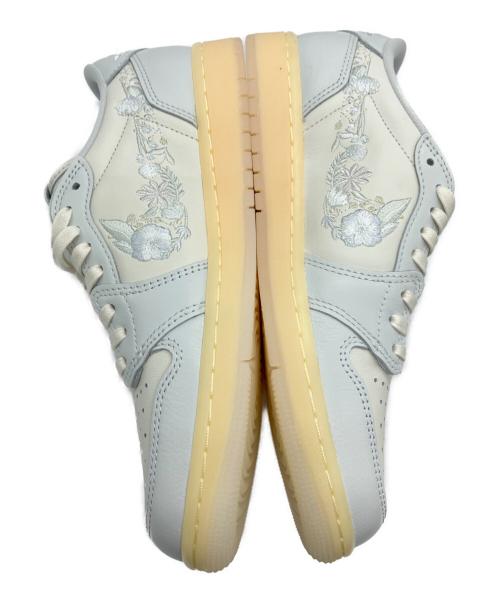 NIKE（ナイキ）NIKE (ナイキ) AIR JORDAN1 RETRO LOW OG Rabbit Floral Swoosh / ローカットスニーカー ホワイト サイズ:26の古着・服飾アイテム
