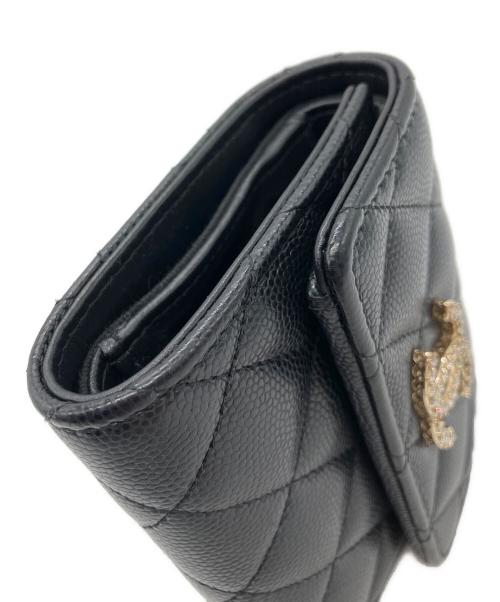 CHANEL（シャネル）CHANEL (シャネル) キャビアスキン ラインストーンスモールウォレット / 3つ折り財布 ブラックの古着・服飾アイテム