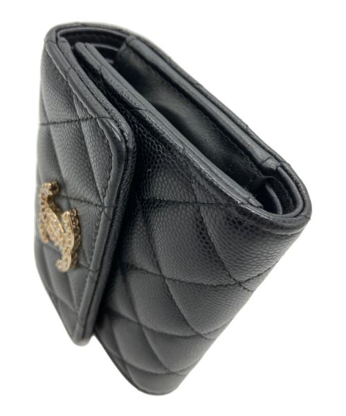 CHANEL（シャネル）CHANEL (シャネル) キャビアスキン ラインストーンスモールウォレット / 3つ折り財布 ブラックの古着・服飾アイテム
