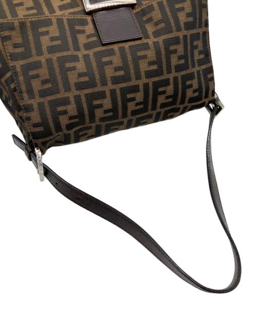 FENDI（フェンディ）FENDI (フェンディ) ズッカ マンマバケット / セミショルダーバッグ ブラウンの古着・服飾アイテム