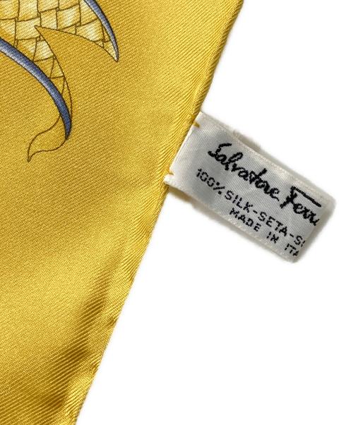 Salvatore Ferragamo（サルヴァトーレ フェラガモ）Salvatore Ferragamo (サルヴァトーレ フェラガモ) シルクスカーフ イエローの古着・服飾アイテム