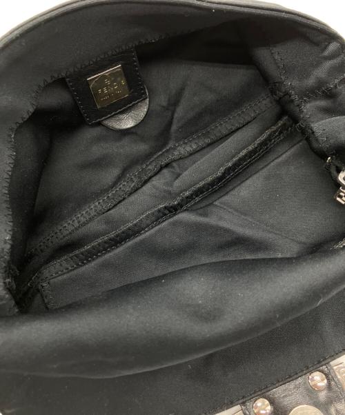 FENDI（フェンディ）FENDI (フェンディ) マンマバケット セミショルダーバッグ ブラックの古着・服飾アイテム