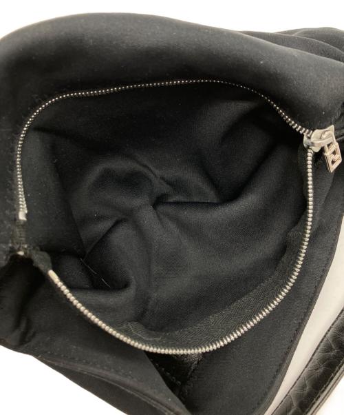 FENDI（フェンディ）FENDI (フェンディ) マンマバケット セミショルダーバッグ ブラックの古着・服飾アイテム
