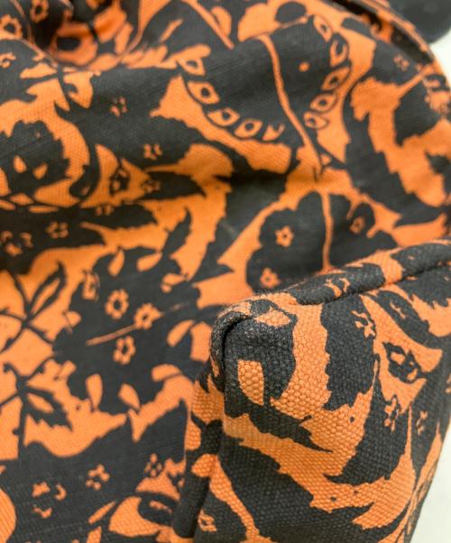 Vivienne Westwood（ヴィヴィアンウエストウッド）Vivienne Westwood (ヴィヴィアンウエストウッド) キャンバストートバッグ オレンジ×ブラックの古着・服飾アイテム