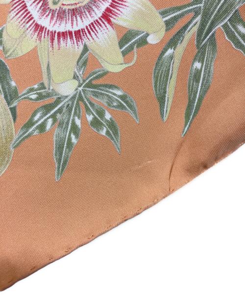 HERMES（エルメス）HERMES (エルメス) カレ90 PASSIFLORES / シルクスカーフ ピンクの古着・服飾アイテム