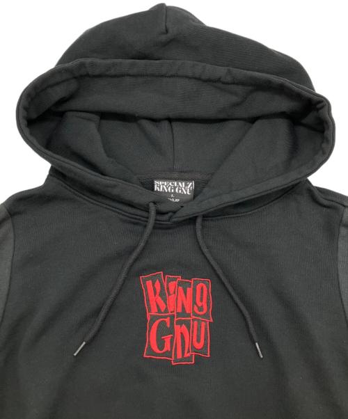 呪術廻戦（ジュジュツカイセン）呪術廻戦 (ジュジュツカイセン) KING GNU (キングヌー) プルオーバーパーカー ブラック サイズ:Lの古着・服飾アイテム