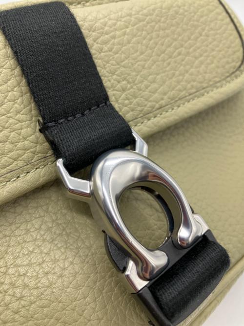 COACH（コーチ）COACH (コーチ) ベック スリム クロスボディ / ショルダーバッグ グリーンの古着・服飾アイテム