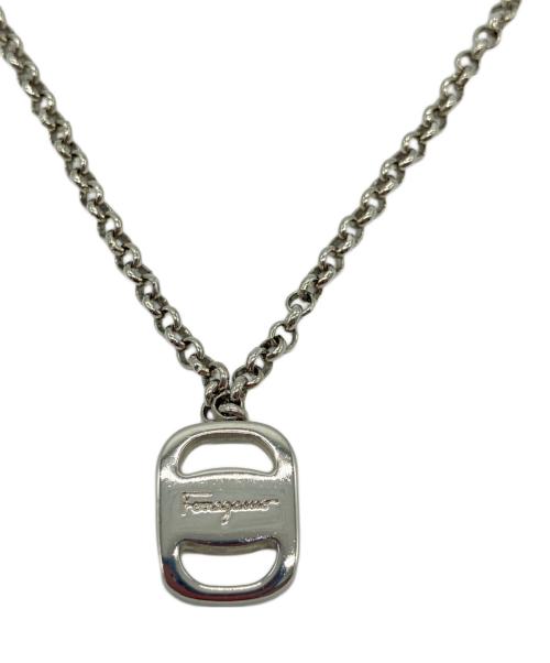 Salvatore Ferragamo（サルヴァトーレ フェラガモ）Salvatore Ferragamo (サルヴァトーレ フェラガモ) ヴァラスクエアプレートネックレス シルバーの古着・服飾アイテム