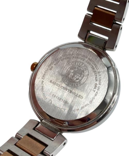 CITIZEN（シチズン）CITIZEN (シチズン) xC(クロスシー) エコ・ドライブ電波時計 シルバーの古着・服飾アイテム