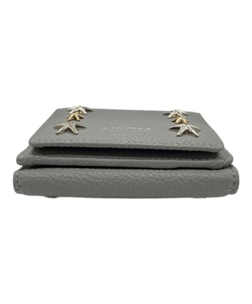 JIMMY CHOO（ジミーチュウ）JIMMY CHOO (ジミーチュウ) NEMO（ネモ）コンパクトウォレット グレーの古着・服飾アイテム