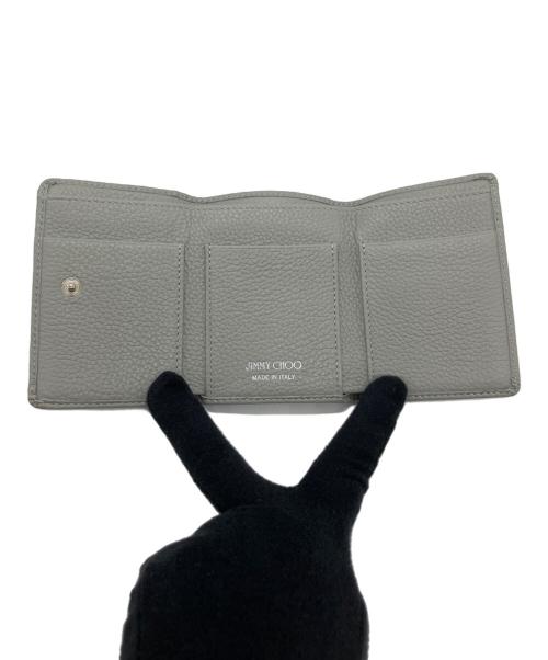 JIMMY CHOO（ジミーチュウ）JIMMY CHOO (ジミーチュウ) NEMO（ネモ）コンパクトウォレット グレーの古着・服飾アイテム