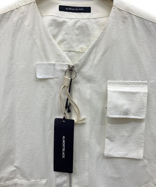 ALMOSTBLACK（オールモストブラック）ALMOSTBLACK (オールモストブラック) ノーカラージップジャケット アイボリー サイズ:1の古着・服飾アイテム