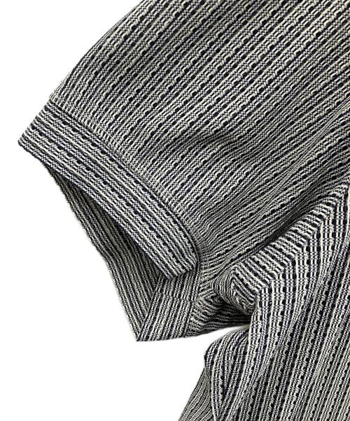 ISSEY MIYAKE（イッセイミヤケ）ISSEY MIYAKE (イッセイミヤケ) ハーフジップシャツ ホワイト サイズ:Lの古着・服飾アイテム