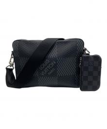 LOUIS VUITTON（ルイ ヴィトン）の古着「ダミエ・グラフィット　トリオ・メッセンジャー」