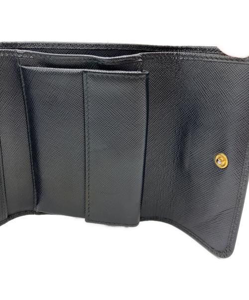 PRADA（プラダ）PRADA (プラダ) サフィアーノ　3つ折り財布 ブラックの古着・服飾アイテム