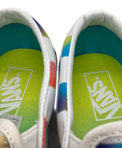 VANS（ヴァンズ）VANS (ヴァンズ)  CLASSIC SLIP-ON RAINBOW CHECKERBOARD ホワイト サイズ:25 未使用品の古着・服飾アイテム