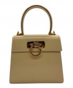 Ferragamoフェラガモ）の古着「ガンチーニ金具　2WAYバッグ」｜ベージュ