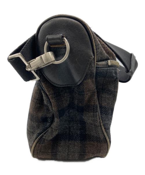 BURBERRY BLACK LABEL（バーバリーブラックレーベル）BURBERRY BLACK LABEL (バーバリーブラックレーベル) ショルダーバッグ グレーの古着・服飾アイテム