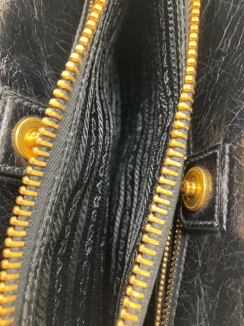 PRADA（プラダ）PRADA (プラダ) VITELLO SHINE　レザートートバッグ ブラックの古着・服飾アイテム