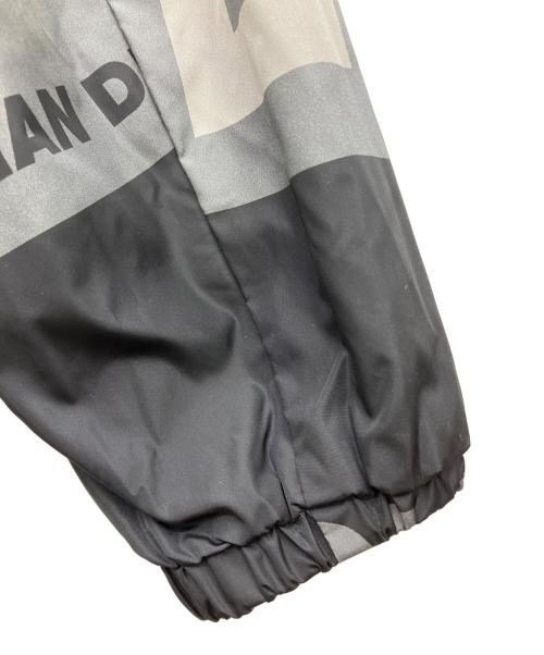 DSQUARED2（ディースクエアード）DSQUARED2 (ディースクエアード) GREY Coat with logo/ナイロンコート グレー×ベージュ サイズ:XSの古着・服飾アイテム