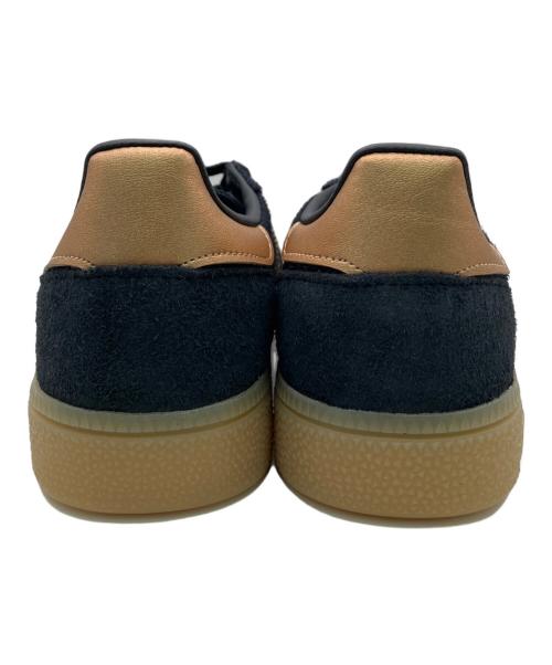 adidas（アディダス）adidas (アディダス) ローカットスニーカー ブラック×ゴールド サイズ:23.5の古着・服飾アイテム