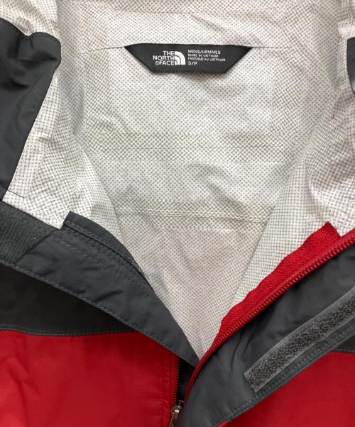 THE NORTH FACE（ザ ノース フェイス）THE NORTH FACE (ザ ノース フェイス) ジャケット グレー×レッド サイズ:sの古着・服飾アイテム