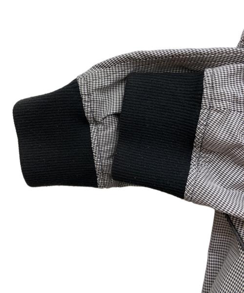 BURBERRY BLACK LABEL（バーバリーブラックレーベル）BURBERRY BLACK LABEL (バーバリーブラックレーベル) フーデッドジャケット ブラック×ホワイト サイズ:Mの古着・服飾アイテム