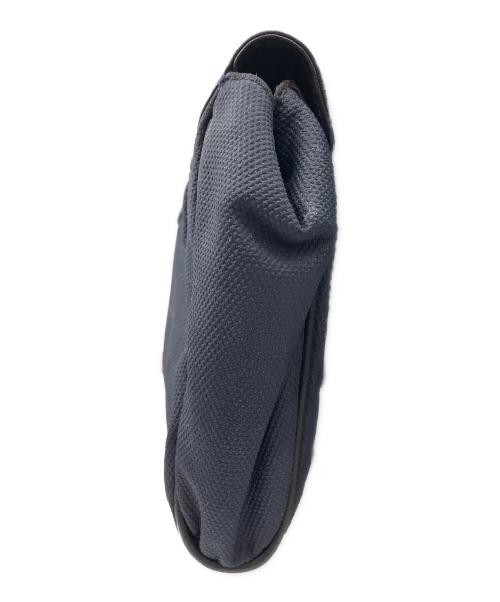 FENDI（フェンディ）FENDI (フェンディ) クラッチバッグ ネイビーの古着・服飾アイテム