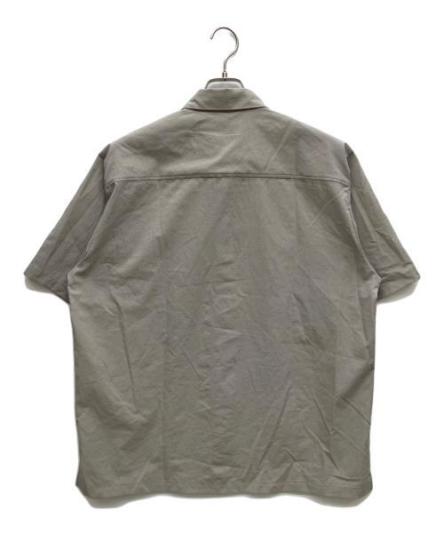 HELLY HANSEN（ヘリーハンセン）HELLY HANSEN (ヘリーハンセン) 半袖シャツ ベージュ サイズ:Lの古着・服飾アイテム