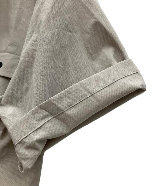 HELLY HANSEN（ヘリーハンセン）HELLY HANSEN (ヘリーハンセン) 半袖シャツ ベージュ サイズ:Lの古着・服飾アイテム